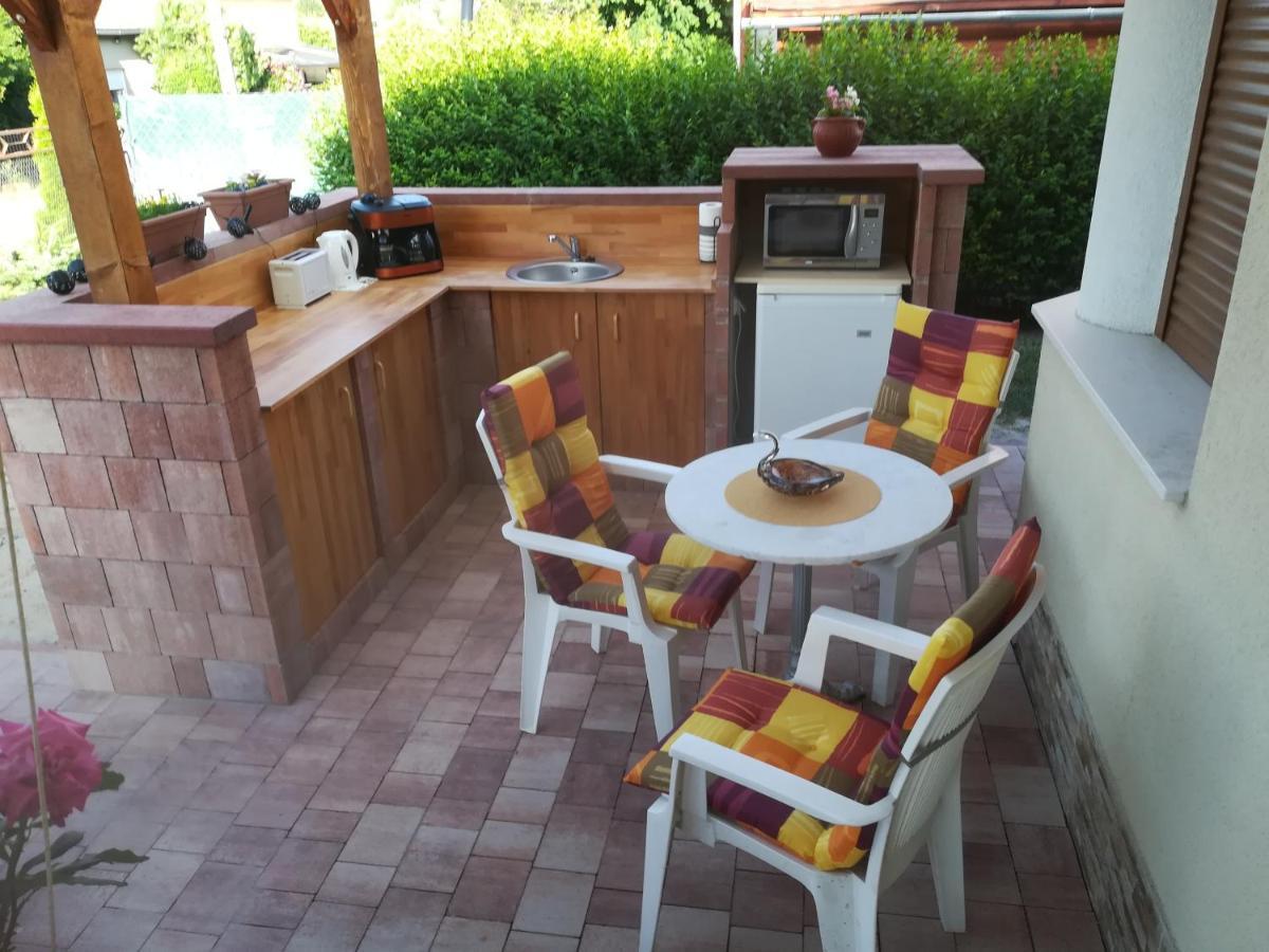 Betty Apartman Balatonfuzfo Exterior foto