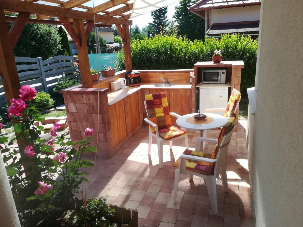 Betty Apartman Balatonfuzfo Exterior foto